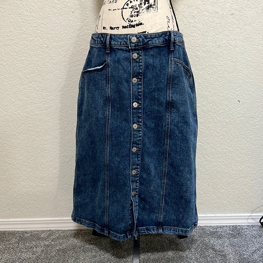 Button down hi rise heavy weight denim skirt